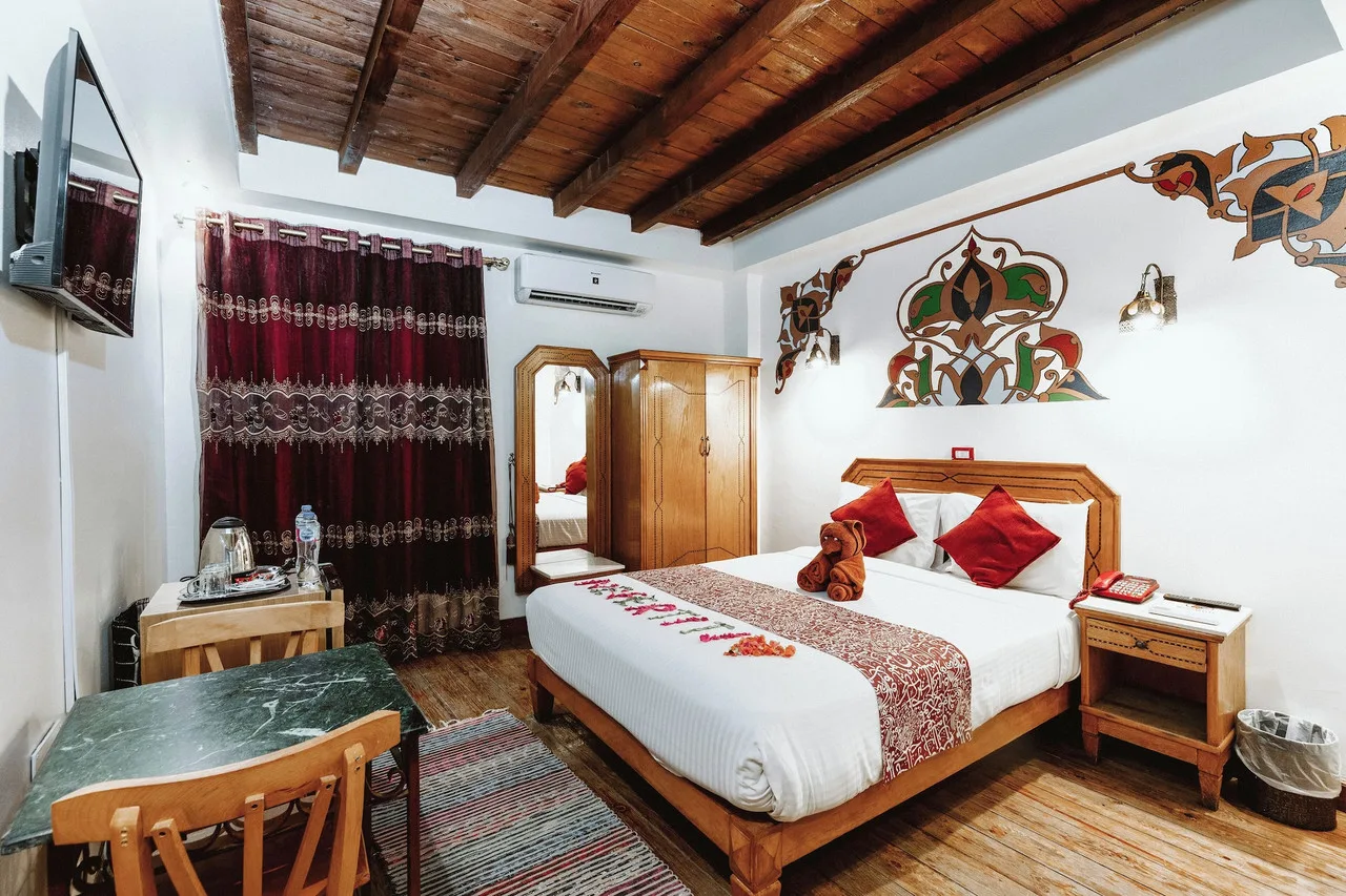 Nefertiti Hotel Luxor — ภาพห้องพักและบรรยากาศ