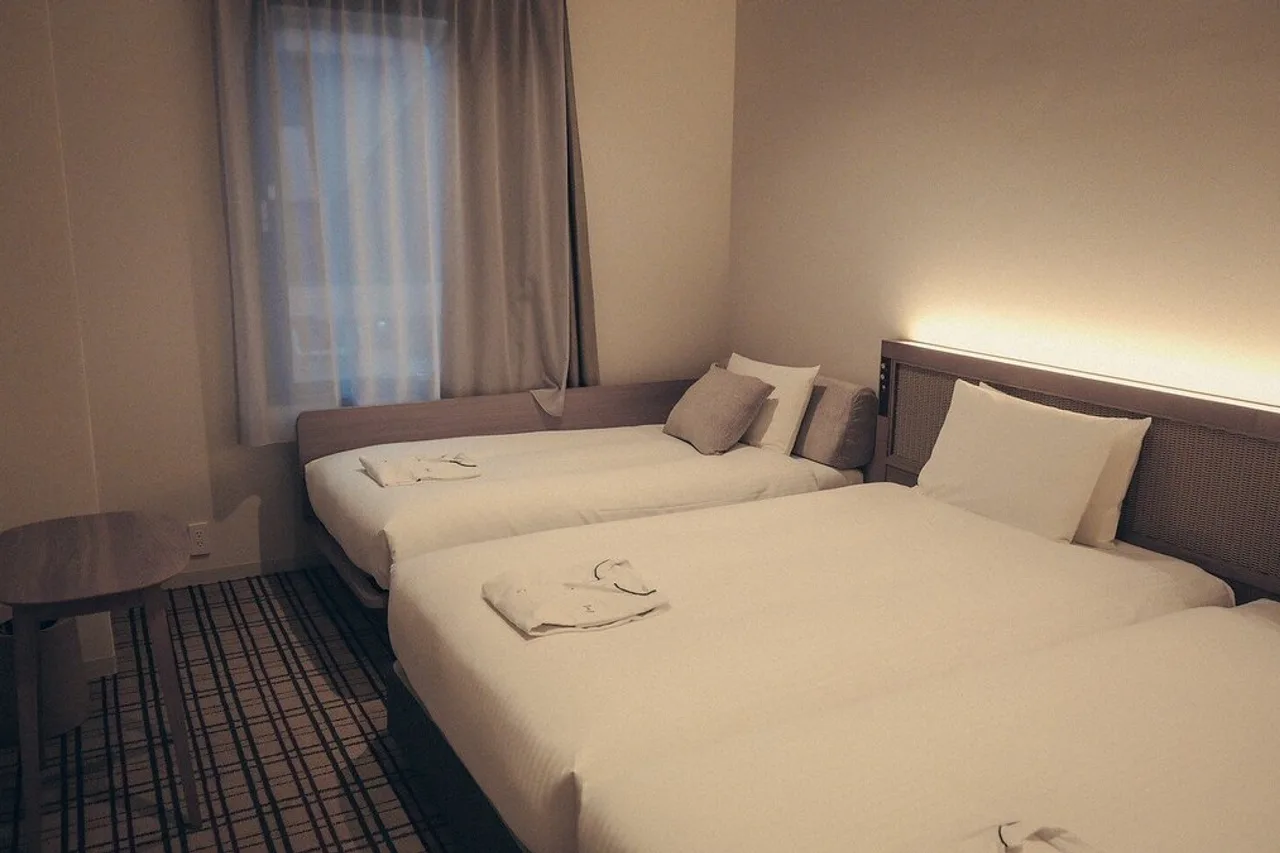 Nest Hotel Naha Kumoji — ภาพห้องพักและบรรยากาศ