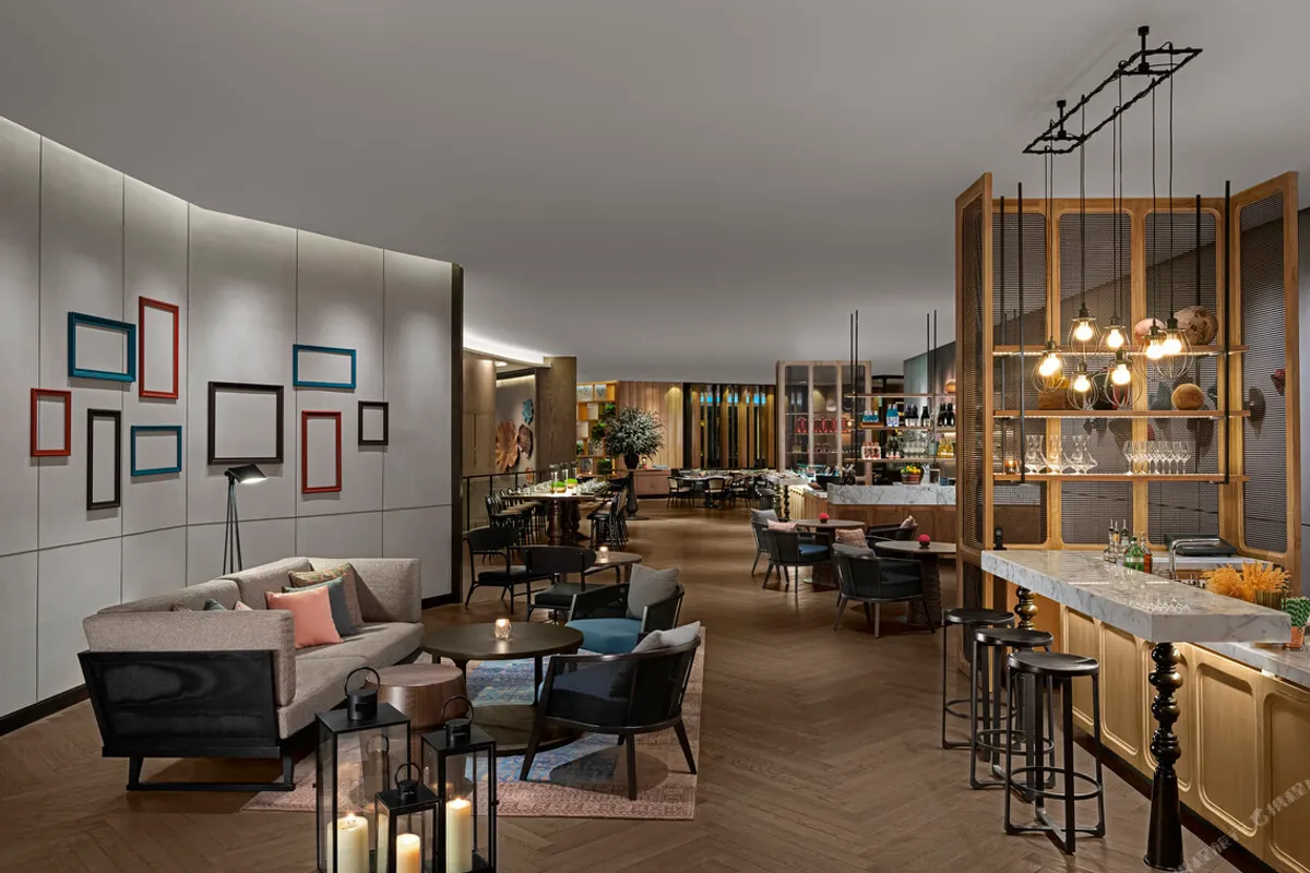 New World Saigon Hotel — rooms and atmosphere