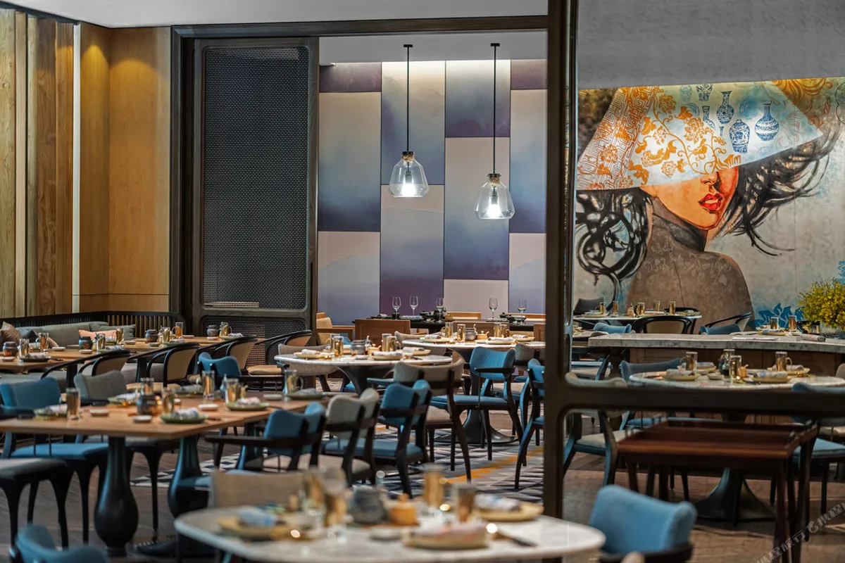 New World Saigon Hotel — rooms and atmosphere