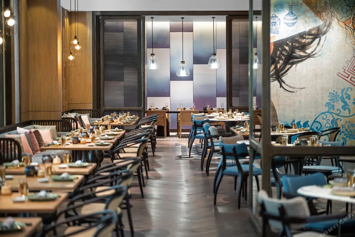 New World Saigon Hotel — rooms and atmosphere