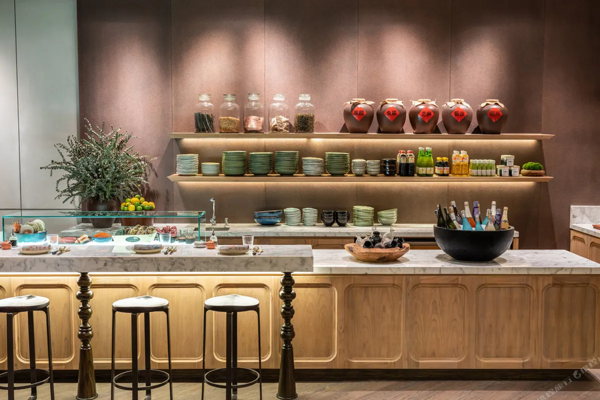 New World Saigon Hotel — rooms and atmosphere