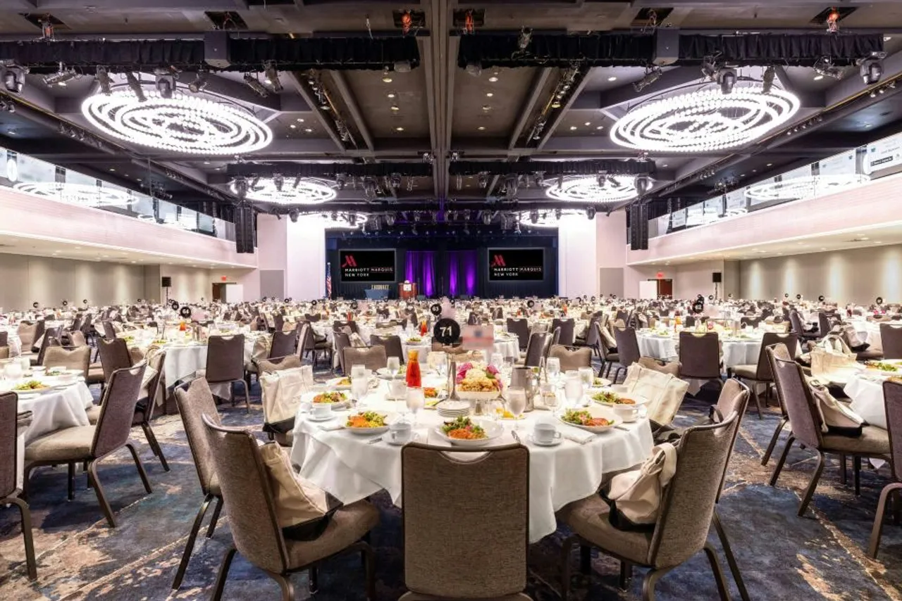 New York Marriott Marquis — ภาพห้องพักและบรรยากาศ
