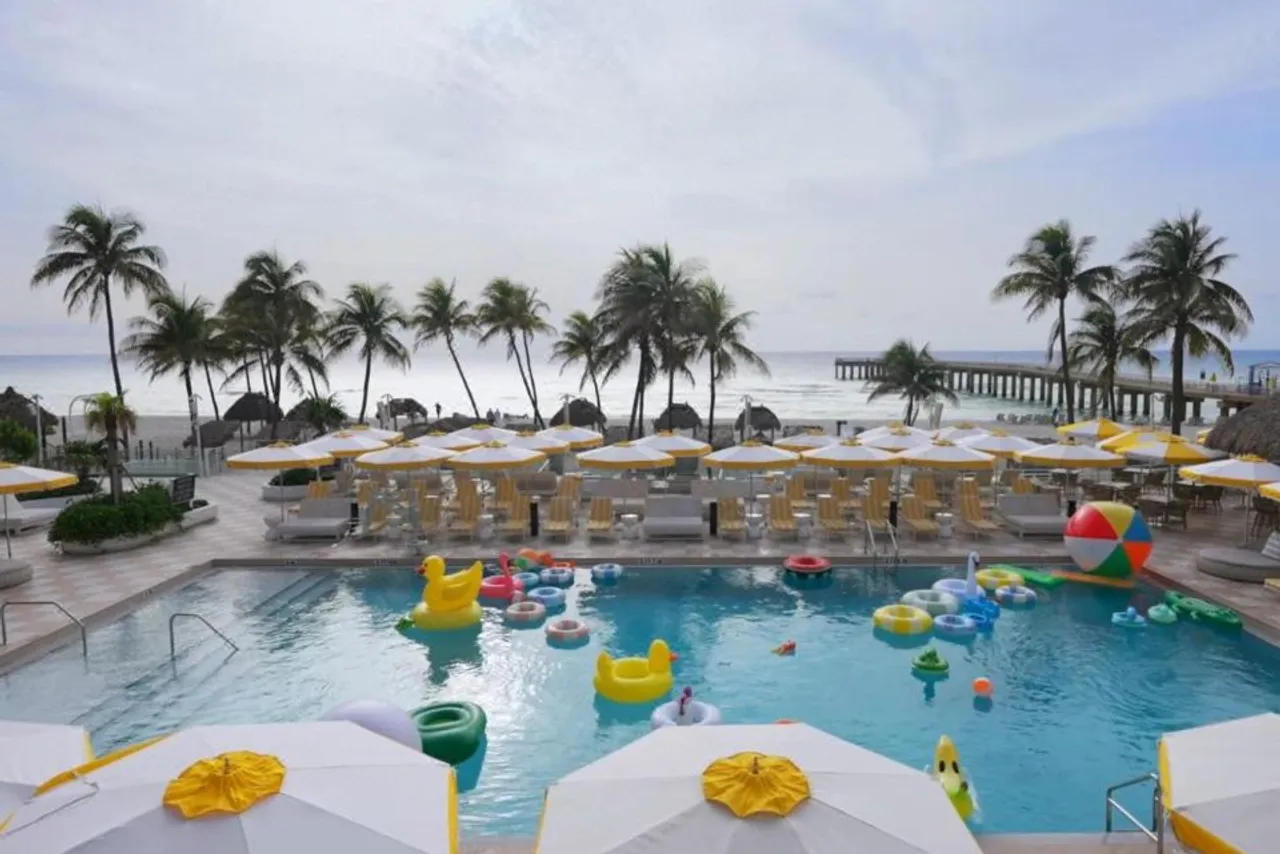 The Sunny Miami Sunny Isles Beach, Curio Collection by Hilton — ภาพห้องพักและบรรยากาศ