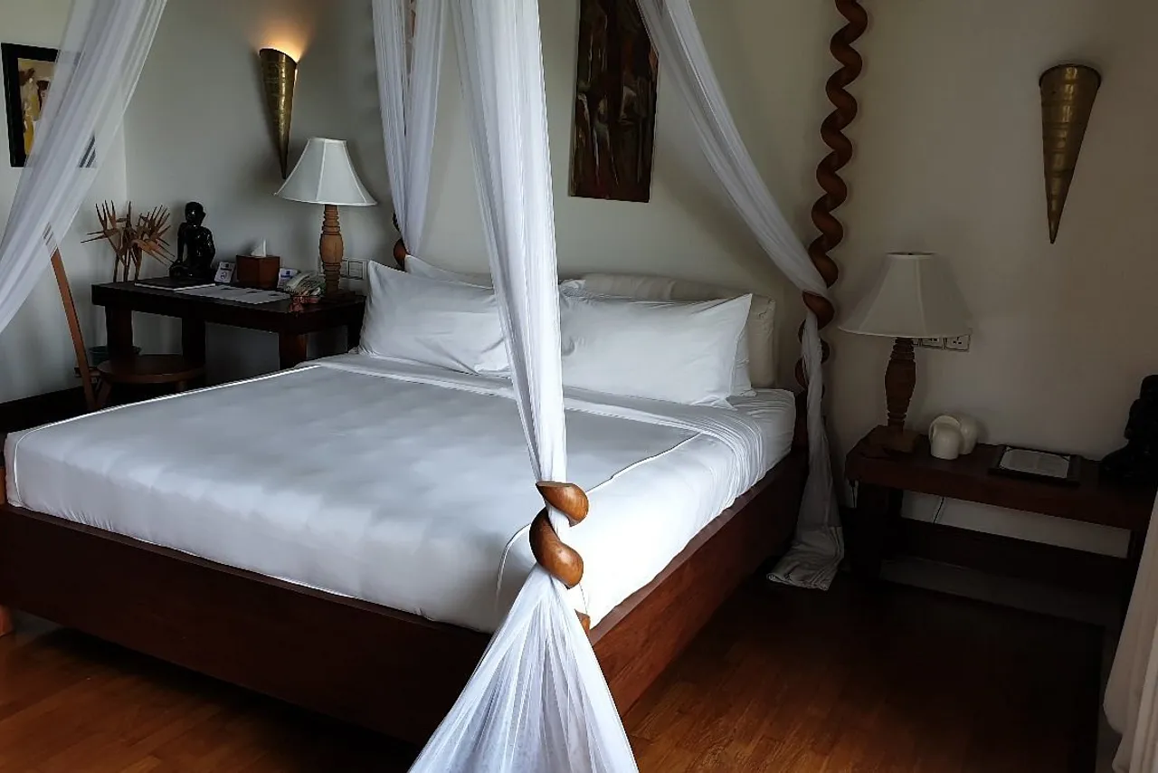 Ngapali Bay Villas & Spa — rooms and atmosphere