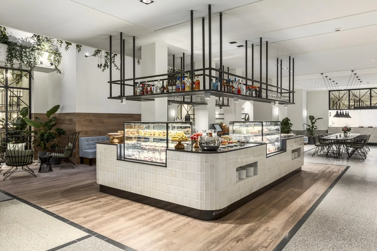 NH City Centre Amsterdam — rooms and atmosphere