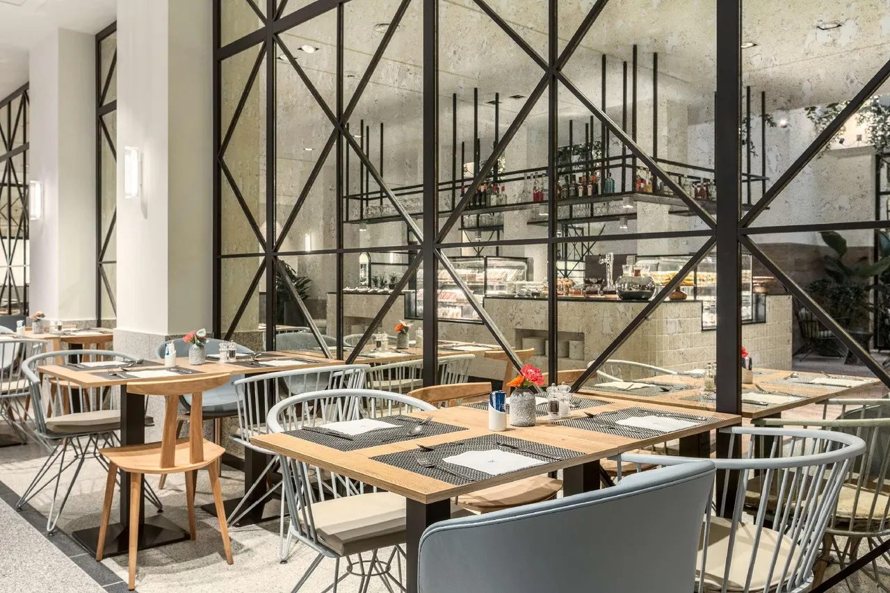 NH City Centre Amsterdam — rooms and atmosphere