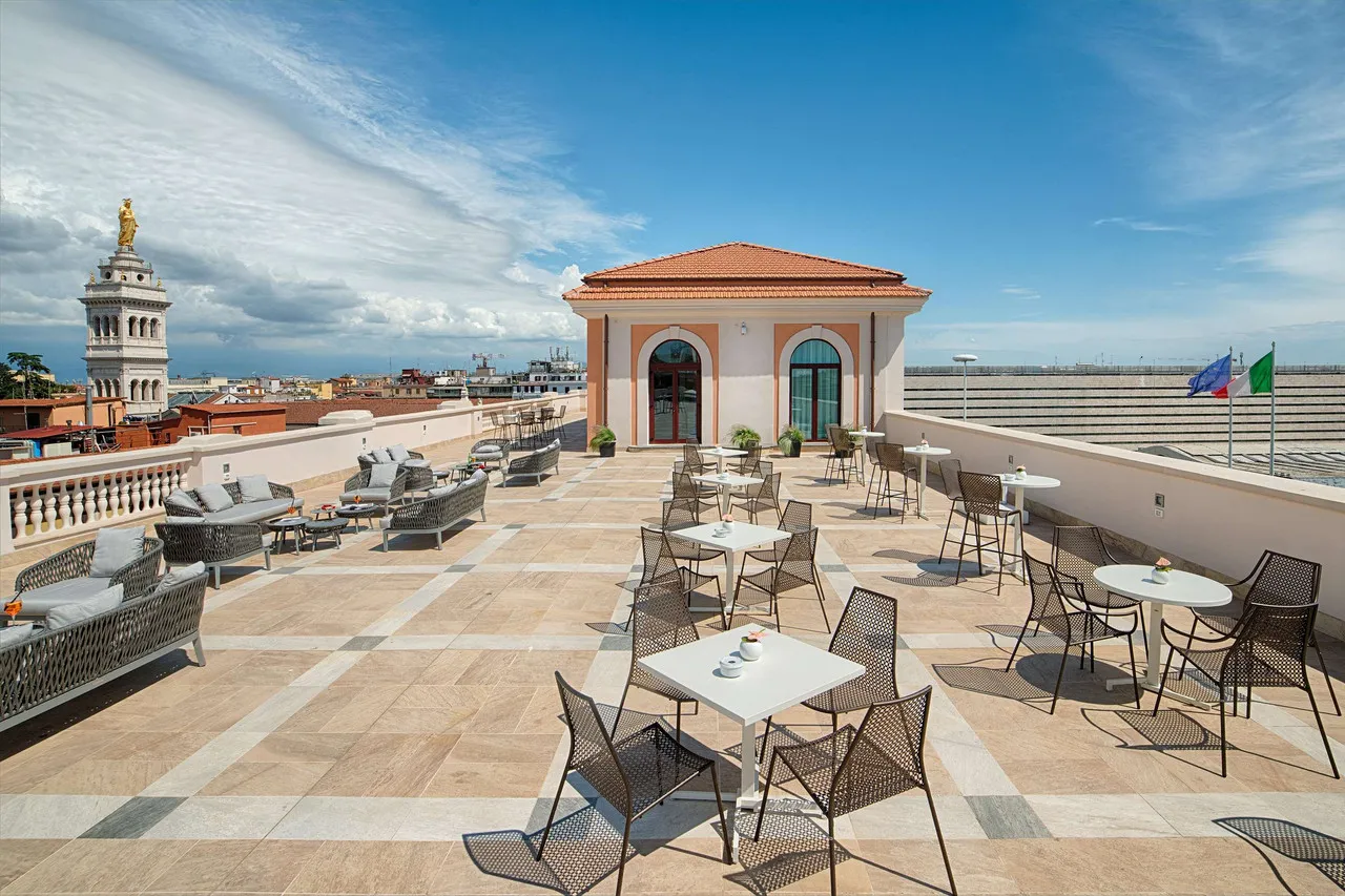NH Collection Roma Palazzo Cinquecento — rooms and atmosphere