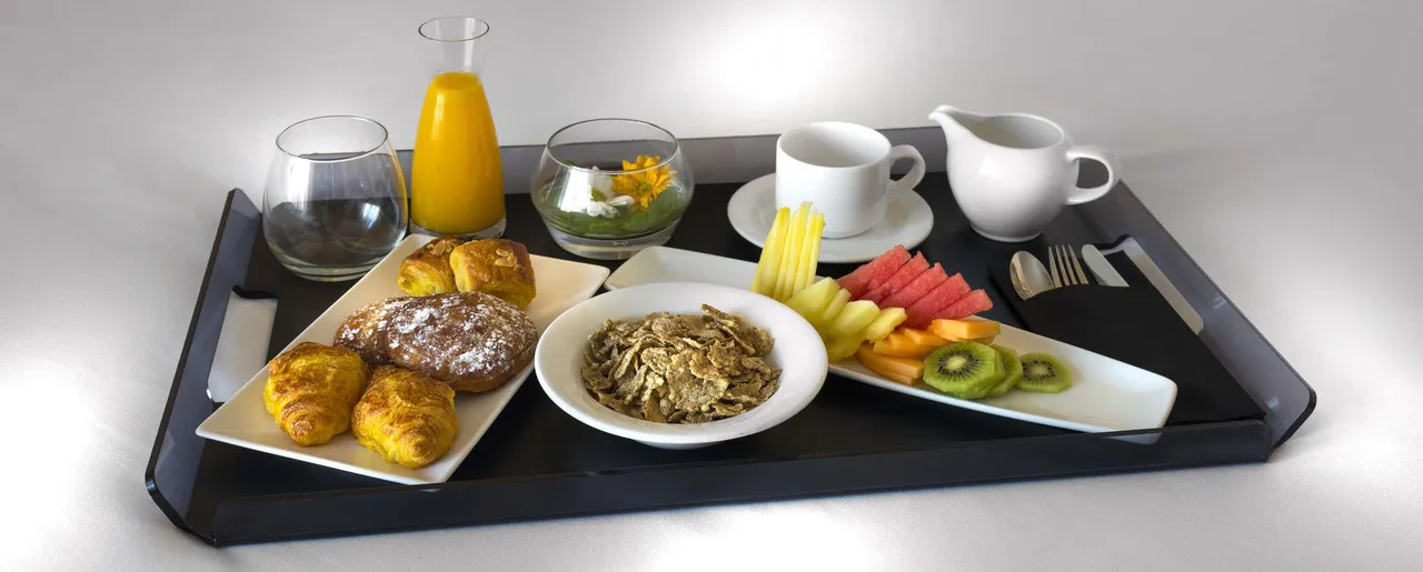 Hotel NH La Spezia — rooms and atmosphere