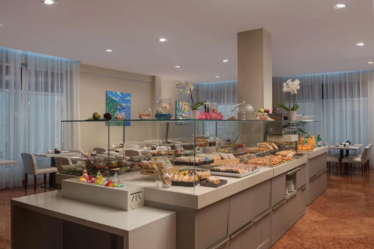 Hotel NH La Spezia — rooms and atmosphere