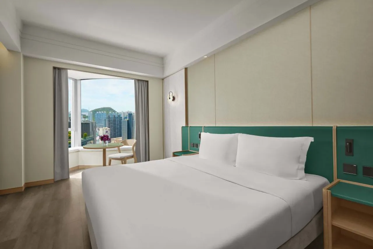 Nina Hotel Island South — rooms and atmosphere