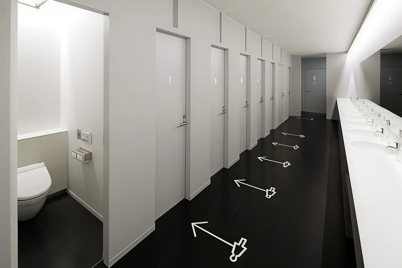 Nine hours Narita Airport — rooms and atmosphere
