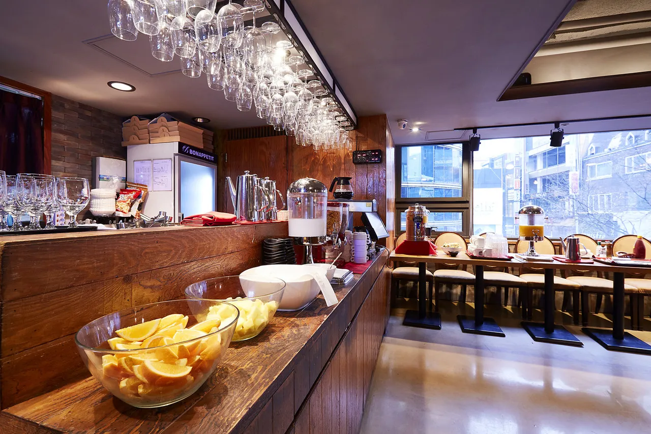 Nine Tree Hotel Myeongdong — ภาพห้องพักและบรรยากาศ