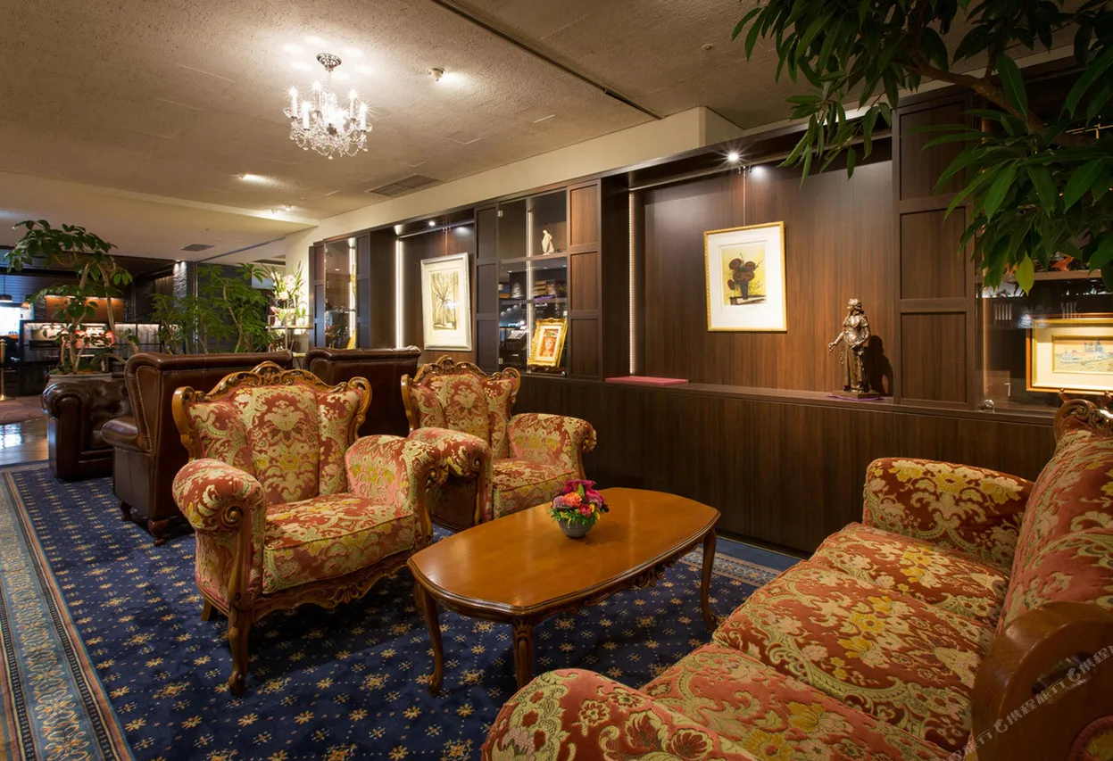 Nishitetsu Grand Hotel — rooms and atmosphere