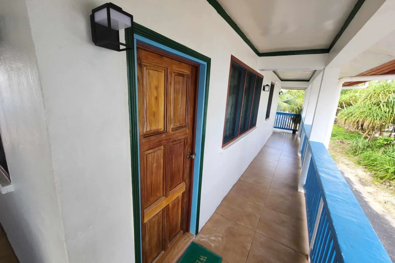 Niueti Lodge — ภาพห้องพักและบรรยากาศ