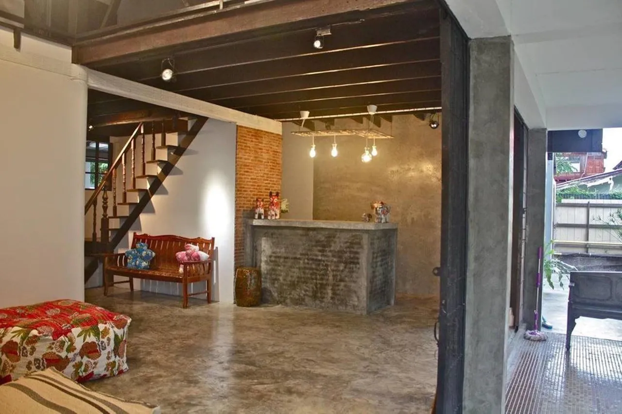 Niwas Ayutthaya — rooms and atmosphere