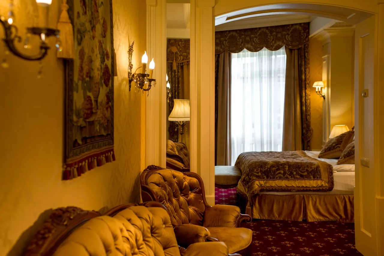 Nobilis Hotel — ภาพห้องพักและบรรยากาศ