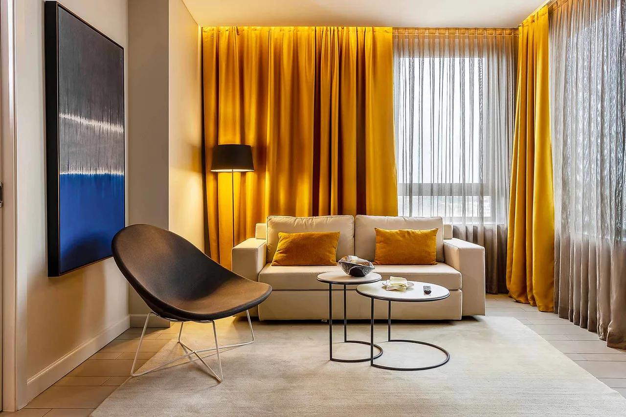 Noom Hotel Abidjan Plateau — rooms and atmosphere