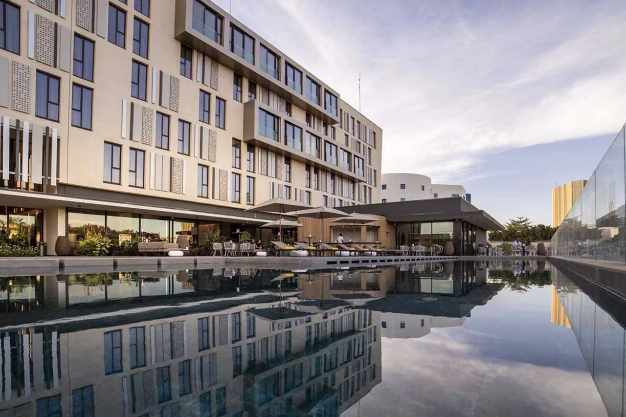 Noom Hotel Niamey — โรงแรมในนีอาเม