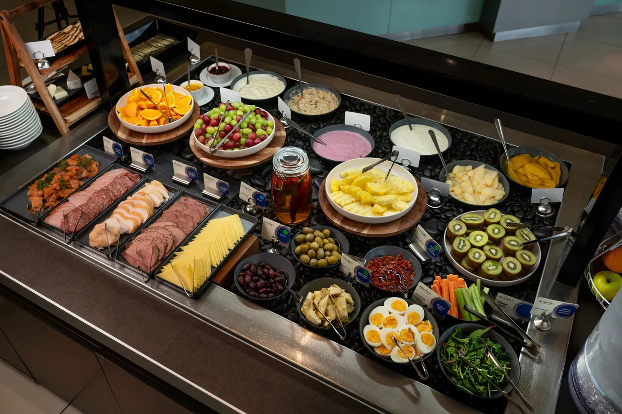 Novotel Queenstown Lakeside — rooms and atmosphere