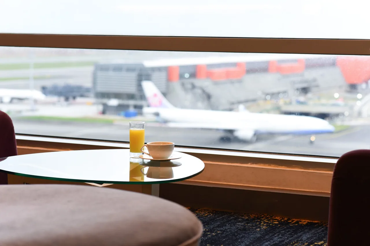 Novotel Taipei Taoyuan International Airport — rooms and atmosphere