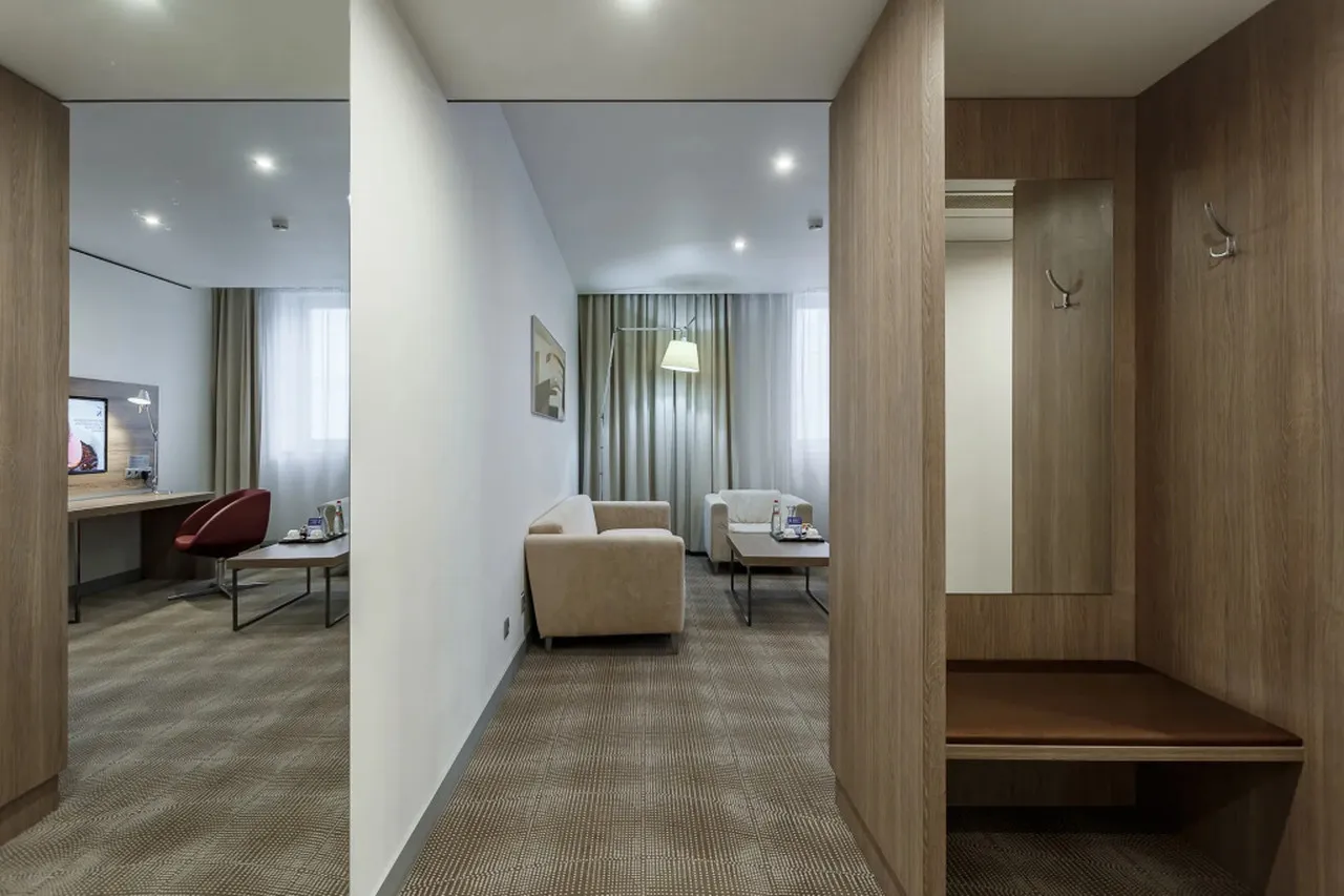 Novotel Yekaterinburg Centre — rooms and atmosphere