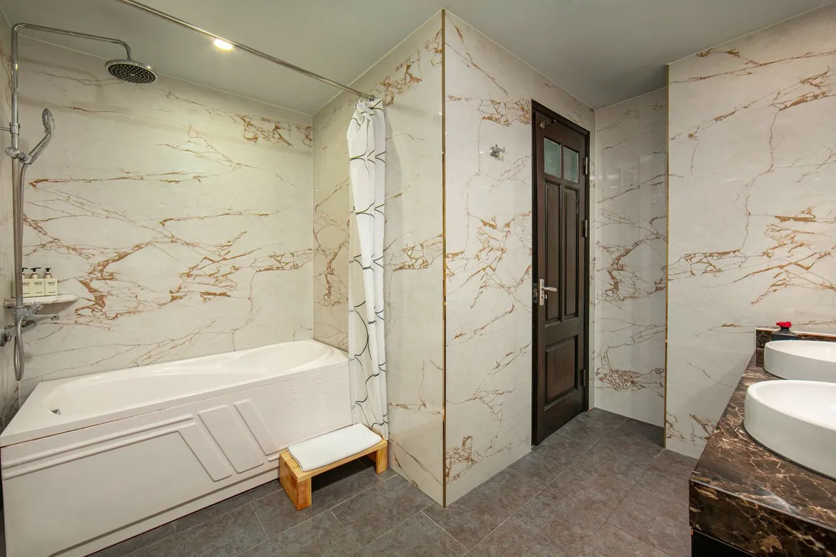O'Gallery Premier Hotel & Spa — rooms and atmosphere