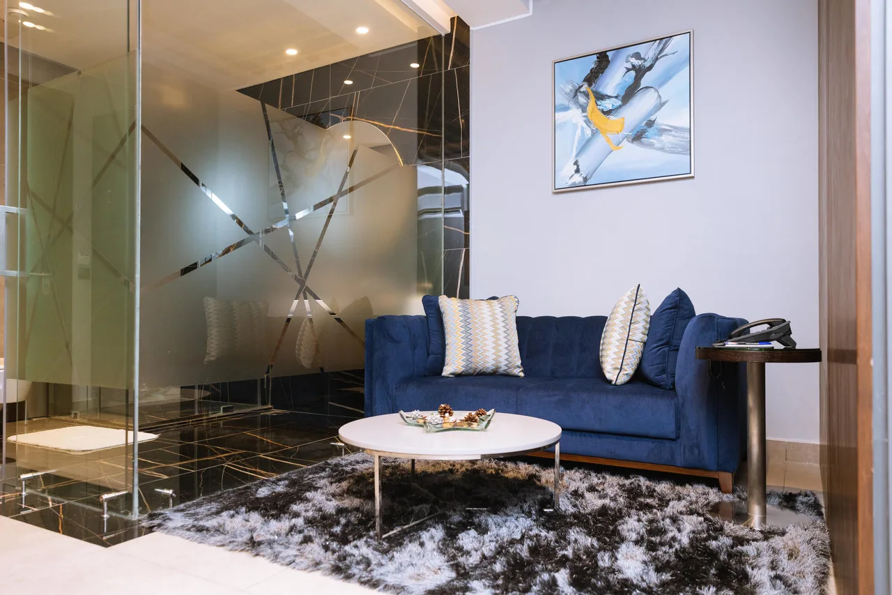 Oak Plaza Suites - Kumasi — ภาพห้องพักและบรรยากาศ