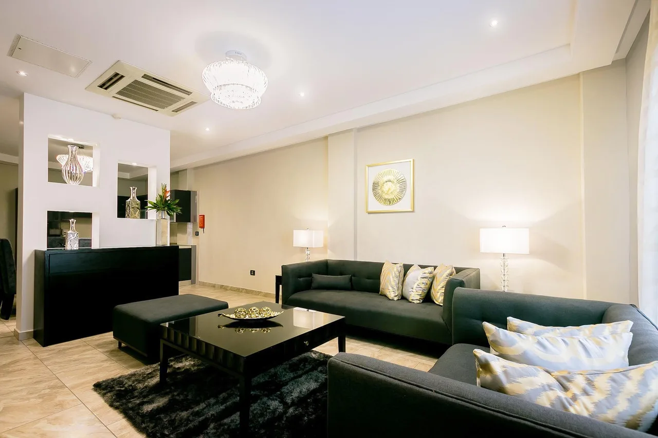 Oak Plaza Suites - Kumasi — ภาพห้องพักและบรรยากาศ