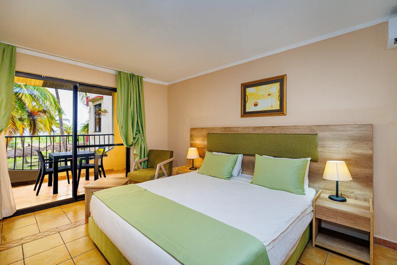 Ocean Bay Hotel &amp; Resort — โรงแรมในบันจูล