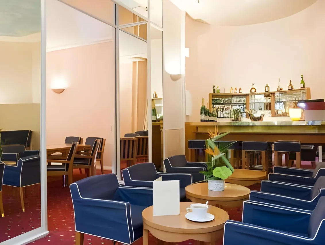 Oceania Hôtel de France Nantes — rooms and atmosphere