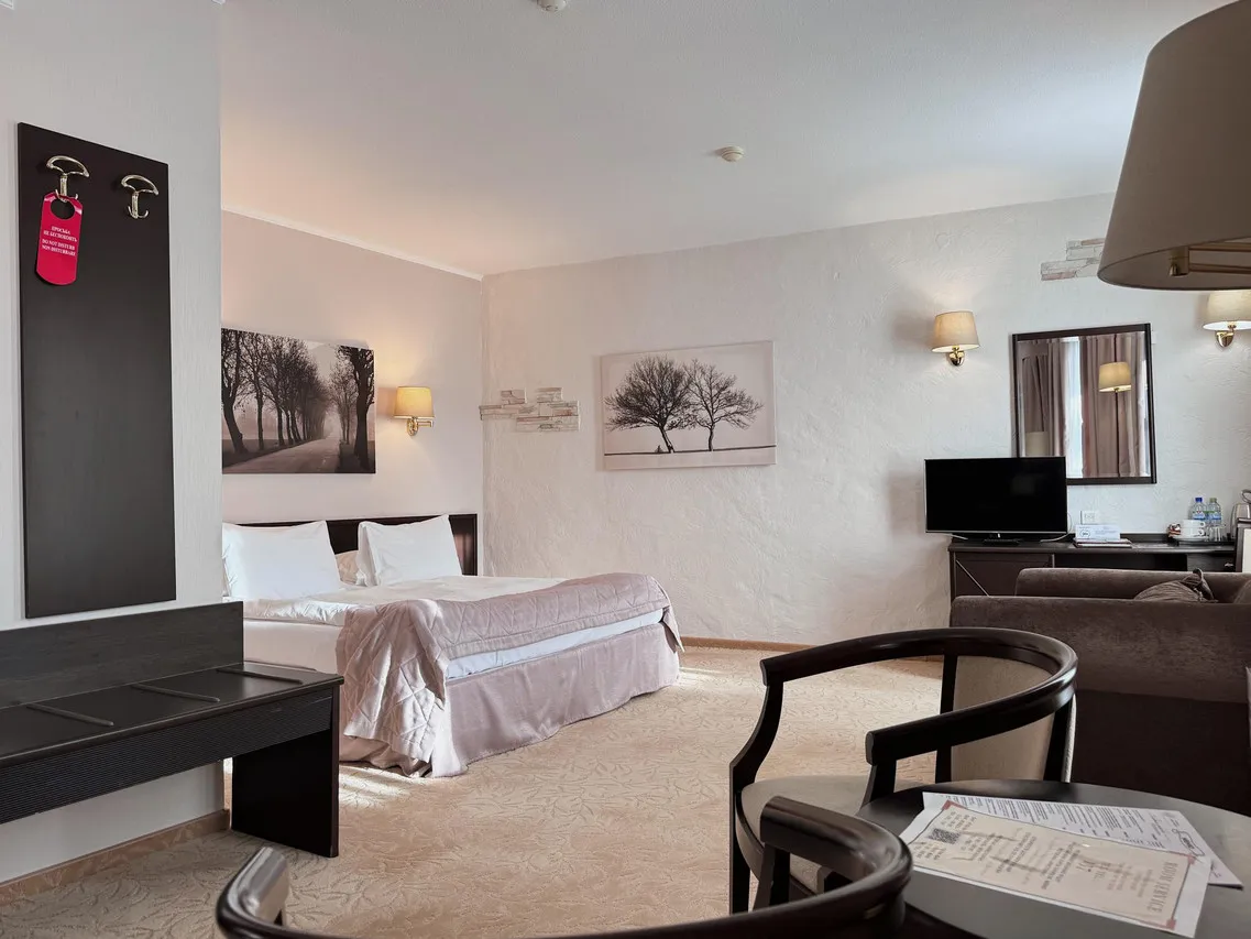 Old Estate Hotel & SPA — rooms and atmosphere