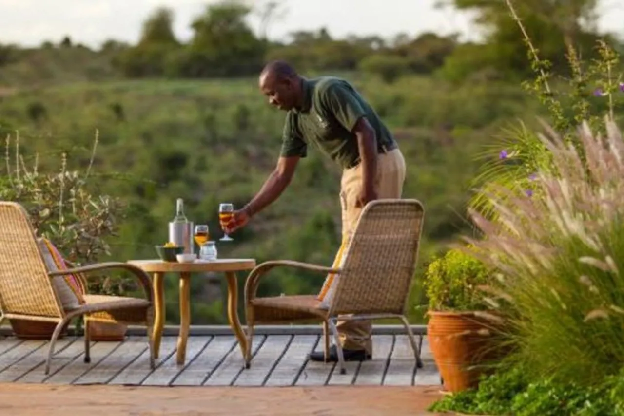 Ololo Safari Lodge & Farm — rooms and atmosphere