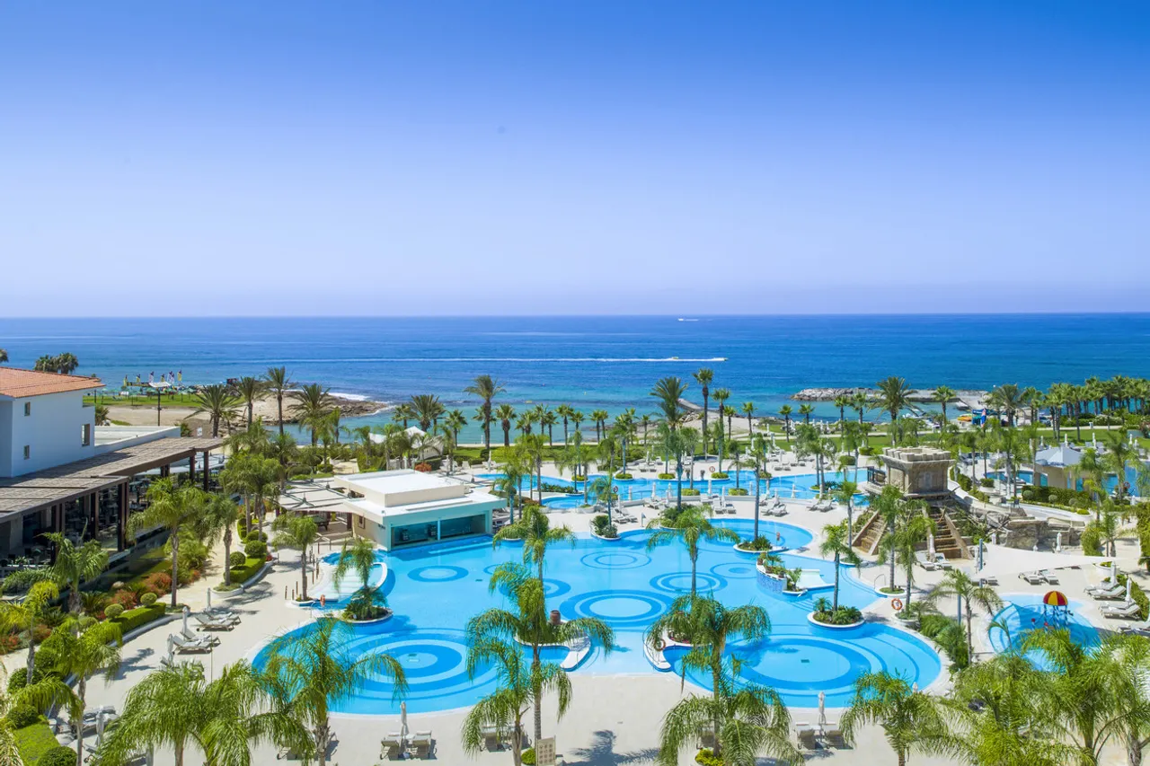 Olympic Lagoon Resort Paphos — พาฟอส