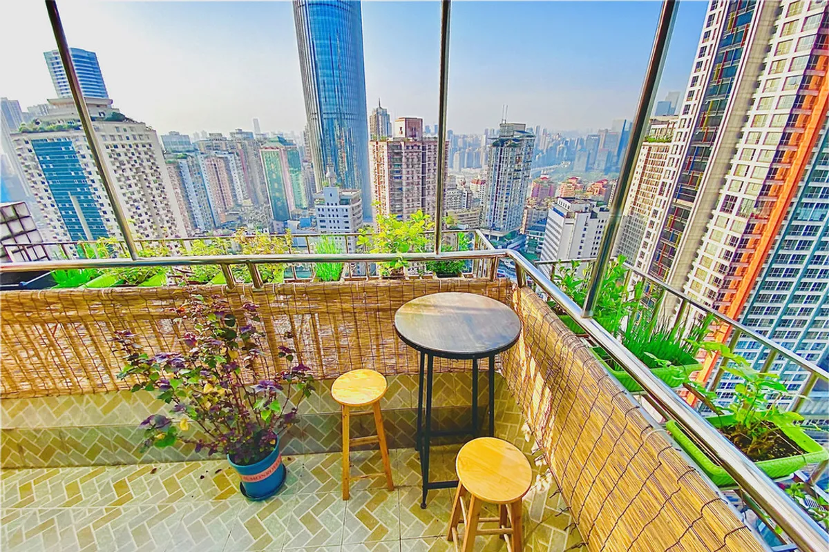 Only Cafe and Backpacker Chongqing — rooms and atmosphere