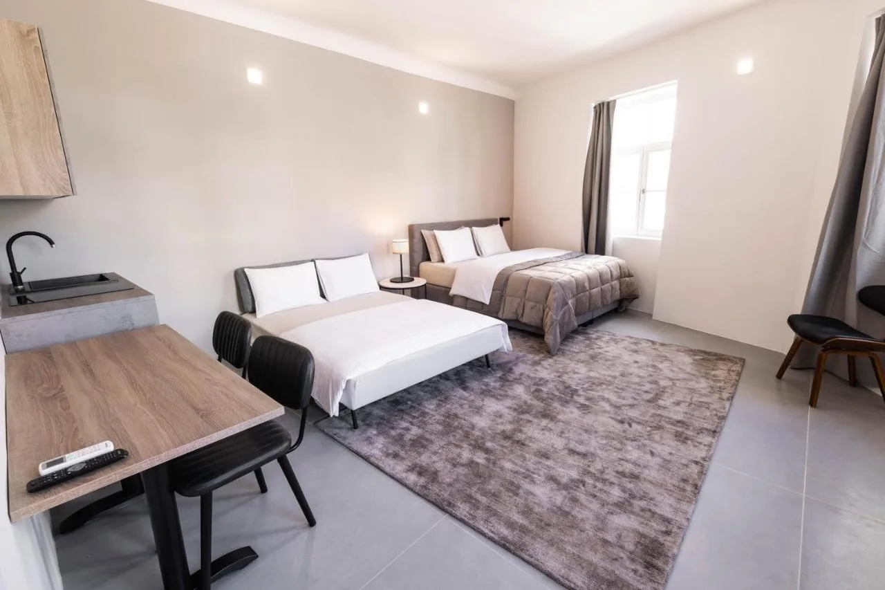 OPERA Hotel — ภาพห้องพักและบรรยากาศ