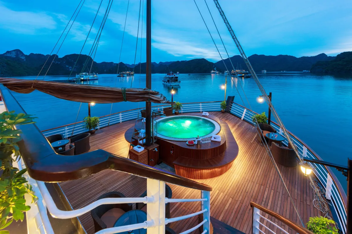 Orchid Ha Long Cruise — rooms and atmosphere
