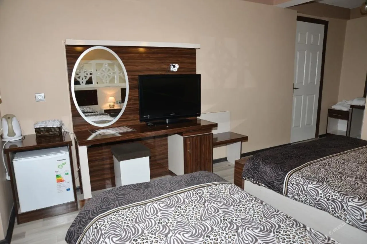 Ozbay Hotel — rooms and atmosphere