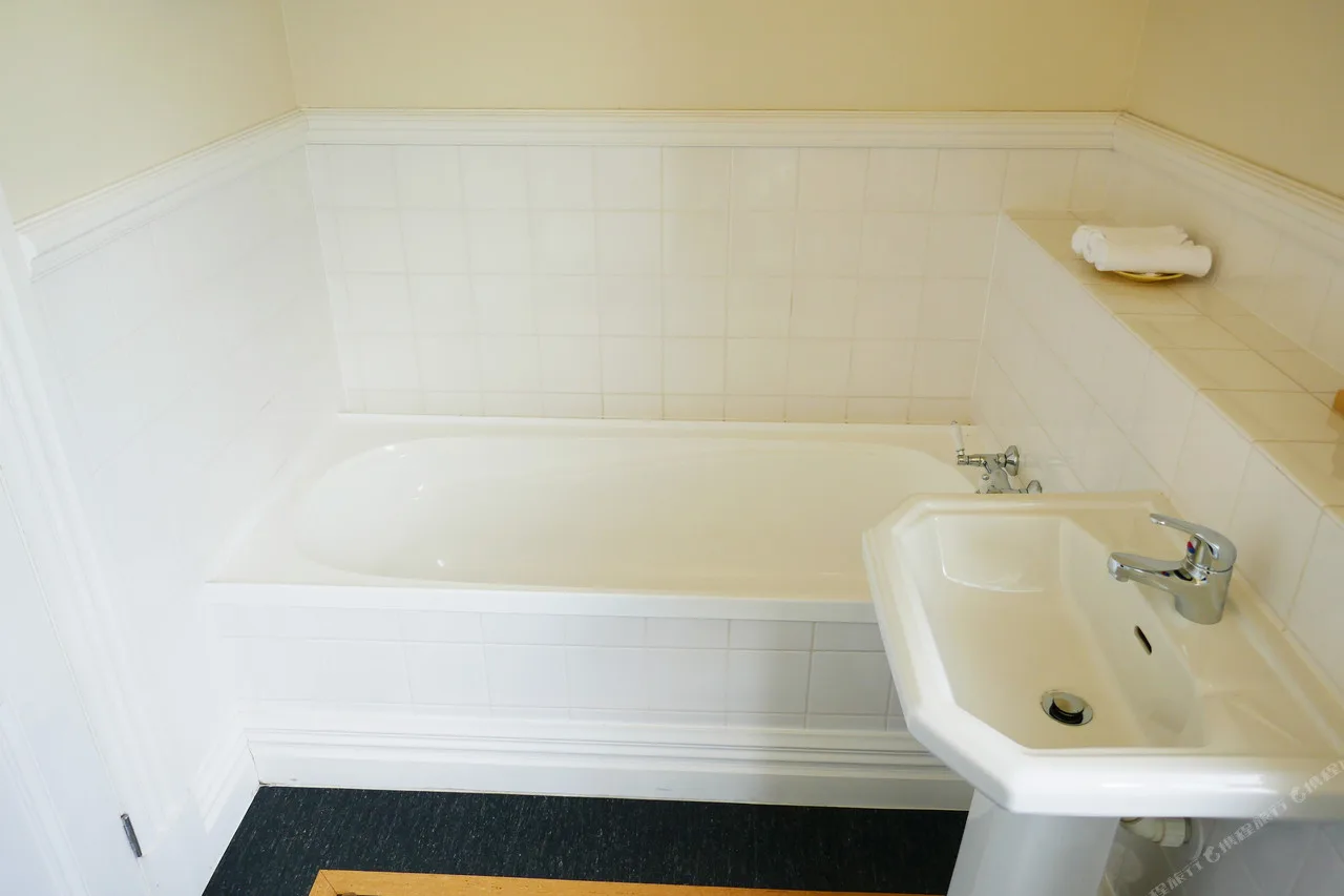 Pacific Park Motel & Conference Centre — rooms and atmosphere