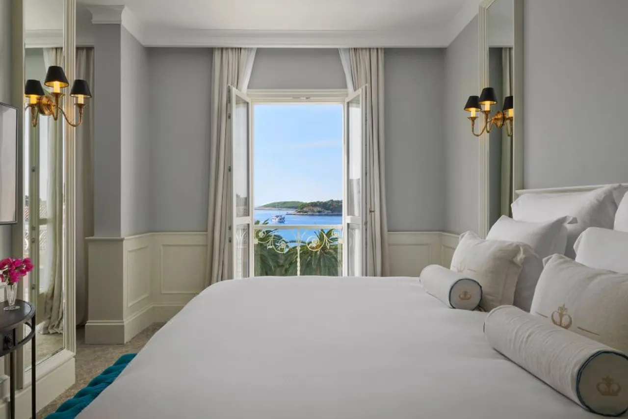 Palace Elisabeth, Hvar Heritage Hotel — rooms and atmosphere