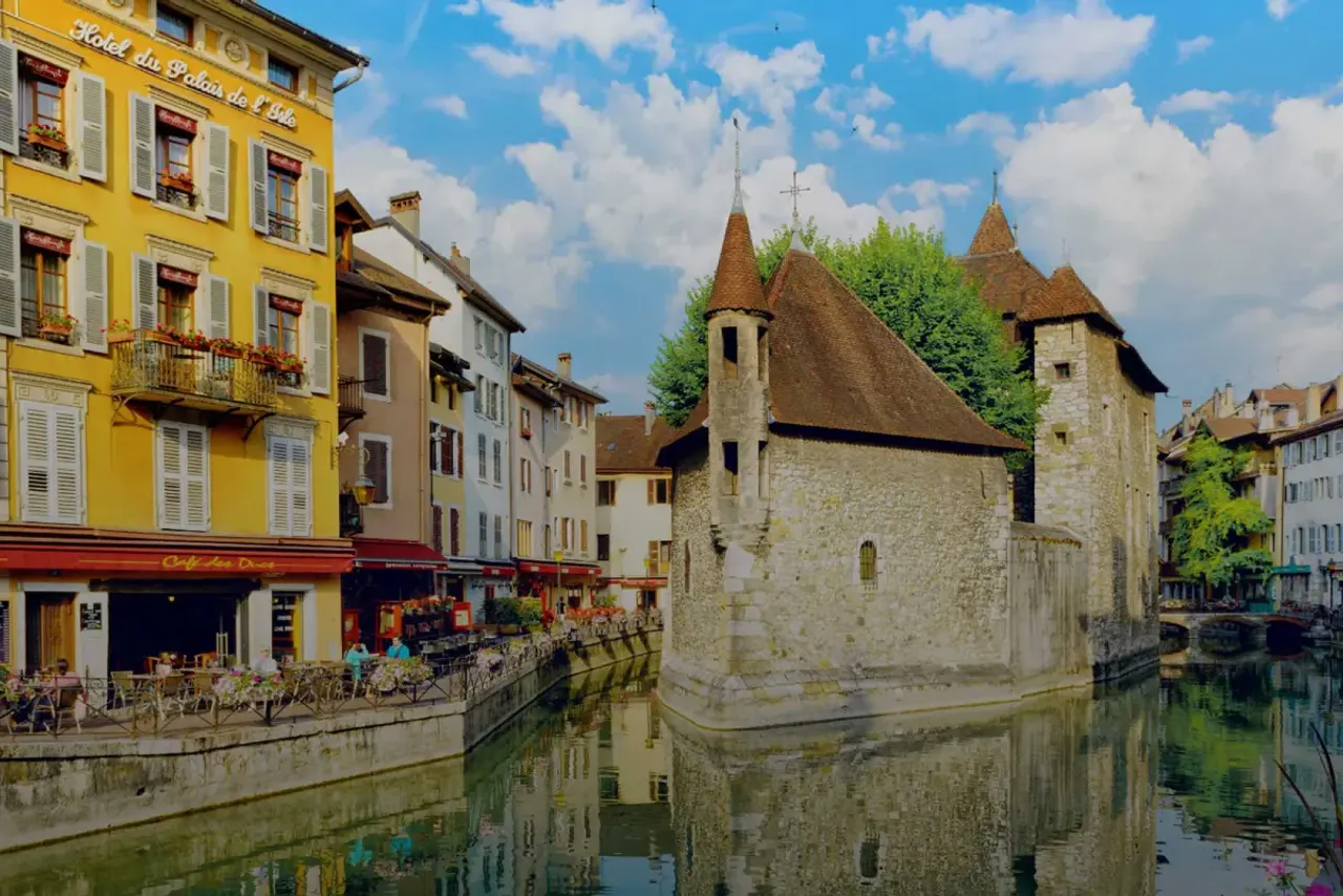 Hotel du Palais de l'Isle — rooms and atmosphere