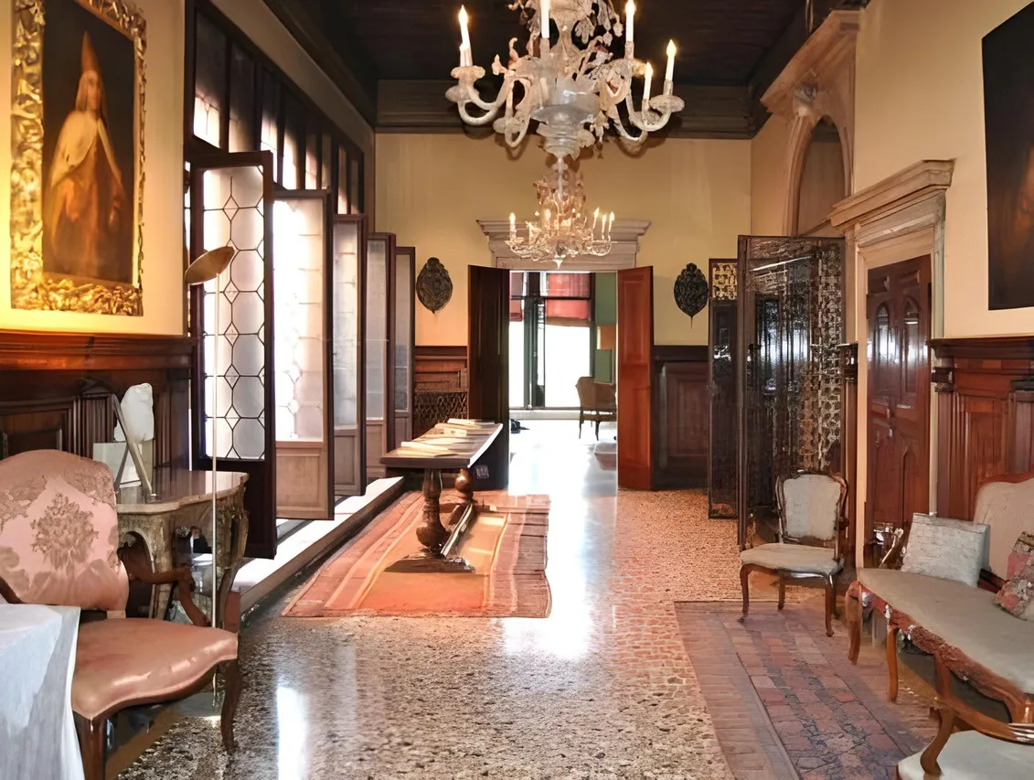 Palazzetto Pisani Grand Canal — rooms and atmosphere