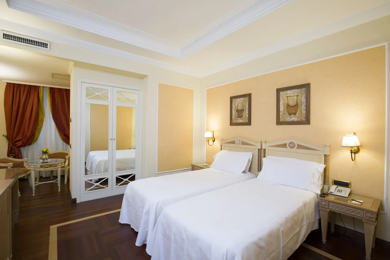 Palazzo Alabardieri — ภาพห้องพักและบรรยากาศ