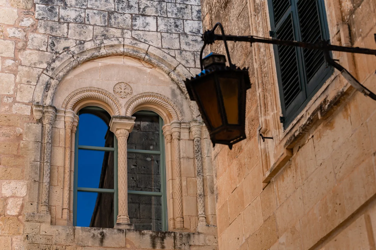 Palazzo Bifora — มดีนา