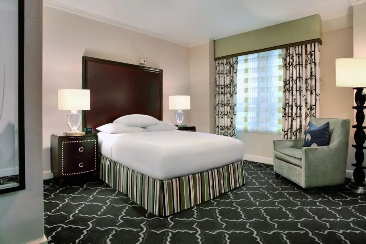 Palmer House, a Hilton Hotel — ภาพห้องพักและบรรยากาศ