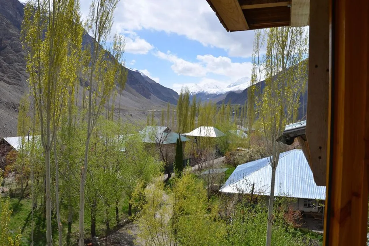 Pamir Alibaba Hotel — ภาพห้องพักและบรรยากาศ