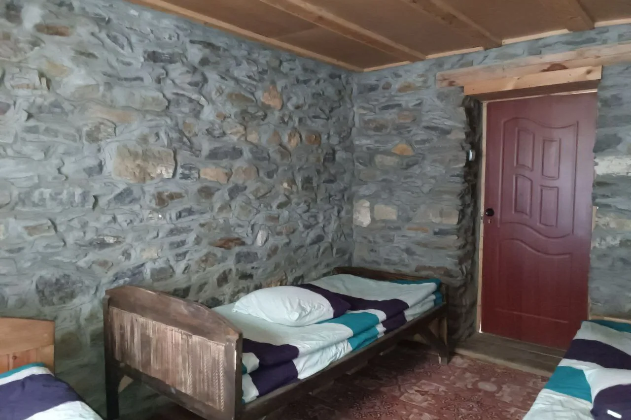 Pamir Lodge — ภาพห้องพักและบรรยากาศ