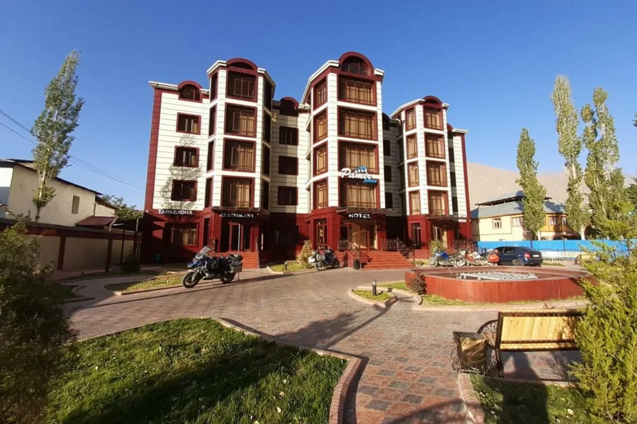 Pamir Palace — ภาพห้องพักและบรรยากาศ