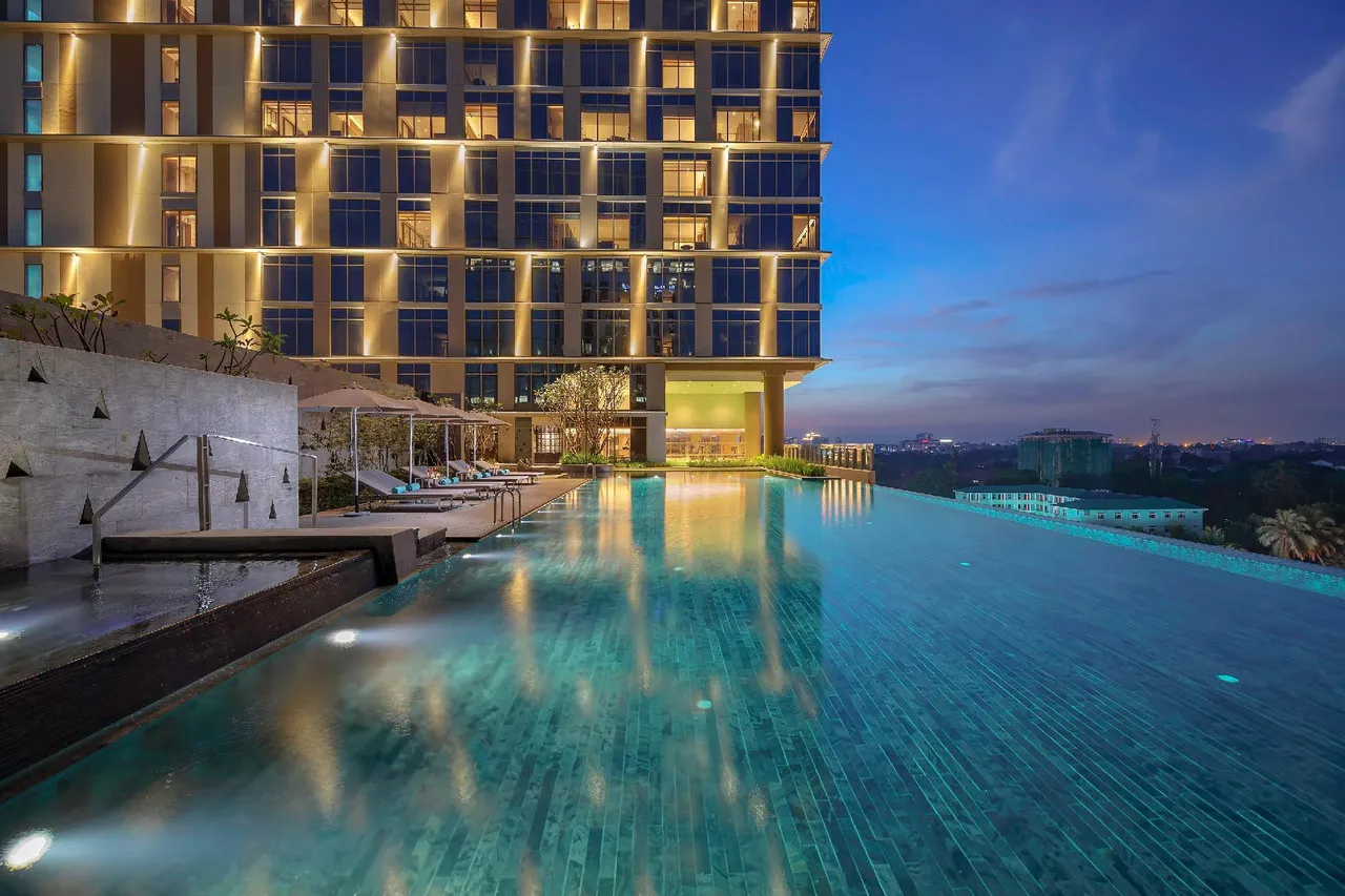 Pan Pacific Yangon — rooms and atmosphere