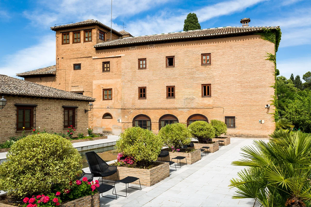 Parador de Granada — ภาพห้องพักและบรรยากาศ